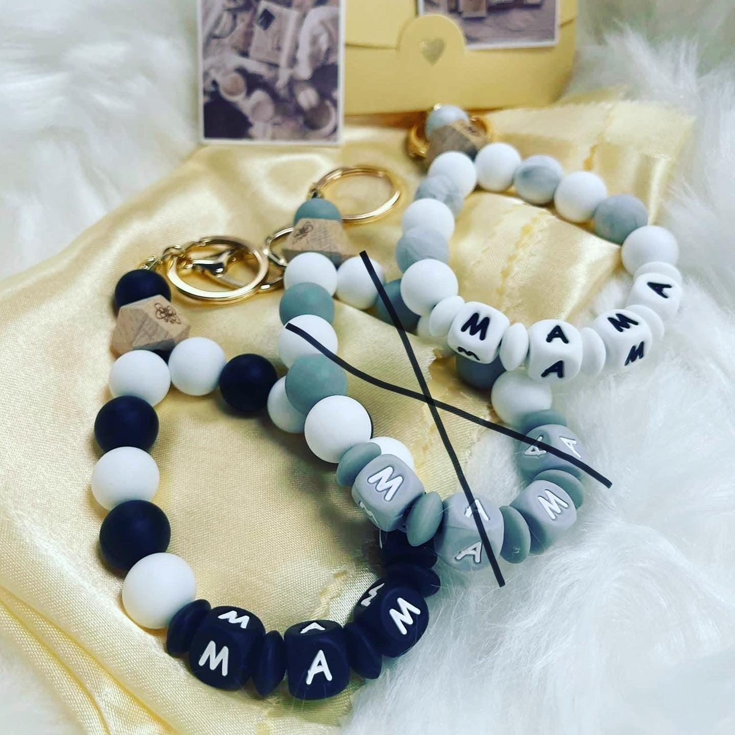 MAMA Keychain